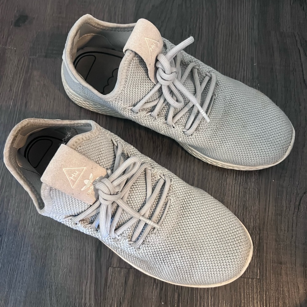 pharrell williams tennis shoes